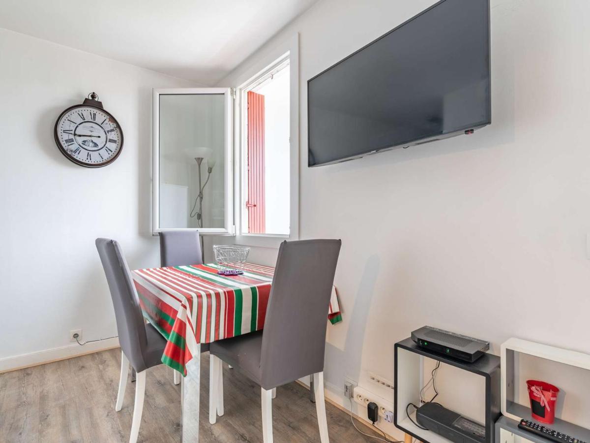 Joli Studio En Centre-Ville Avec Parking, Animaux Admis - Fr-1-2-304 Hendaye Buitenkant foto